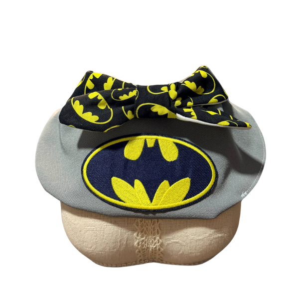 Dark Knight Hero Cape Pet Bib – Sleek Grey Comic Book Collar with Bat Pattern Bow